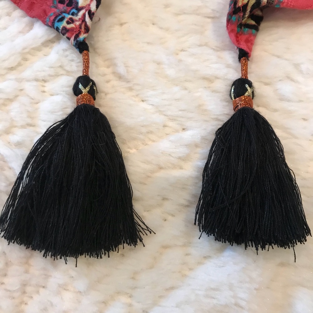 DEMOCRACY cold shoulder tassel top - Picture 8 of 9